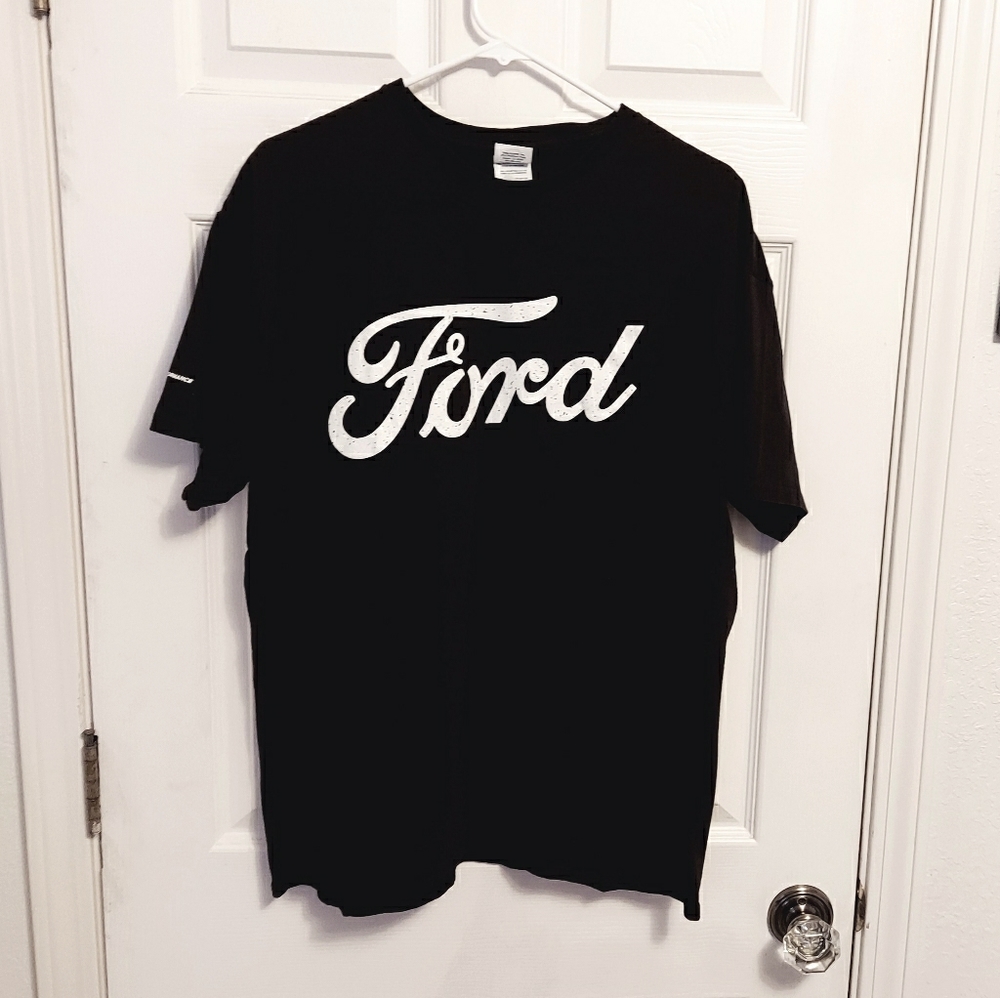 🛻 NWOT 🔥 Ford t-shirt 💯🚗🚘🏍🏎